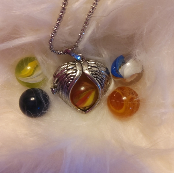 Heart shaped necklace - Picture 3 of 6